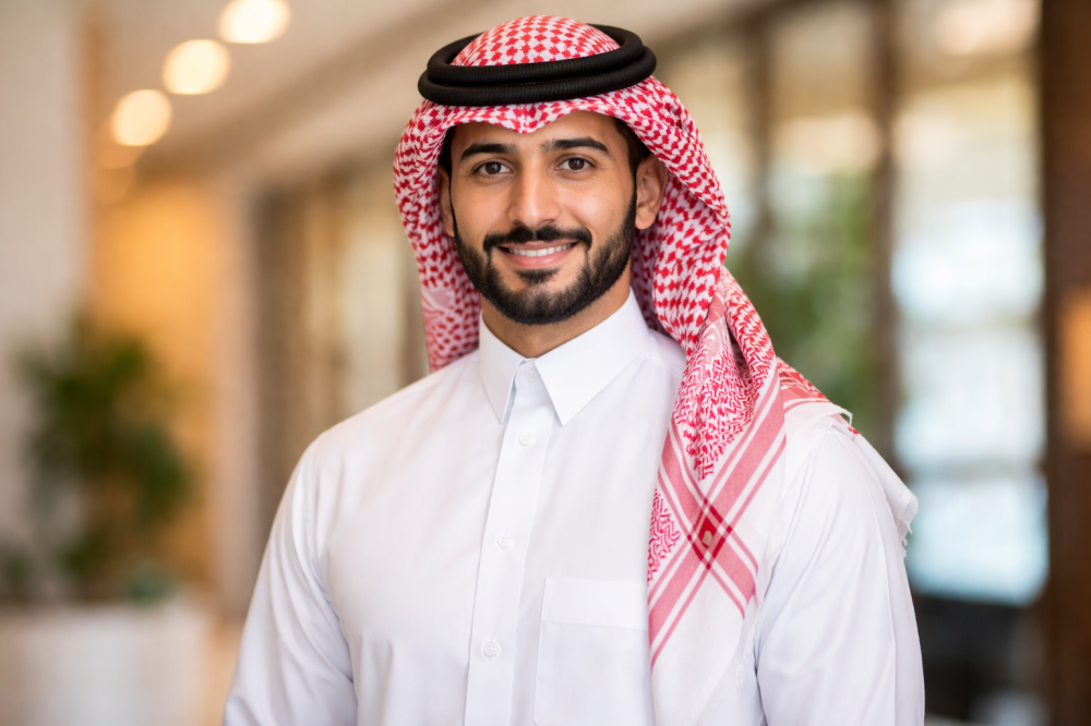 الدليل الشامل لاختيار شماغ ومستلزمات رجالة: أناقة الرجل العصري