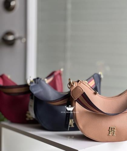 شنطه Tommy Hilfiger