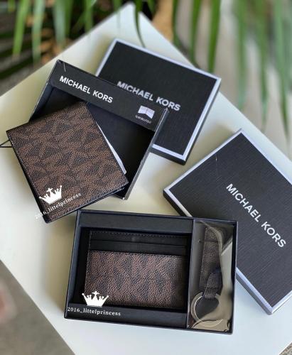 طقم Michael Kors (محفظه +ميداليه) رجالي