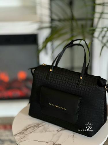 شنطه Tommy Hilfiger