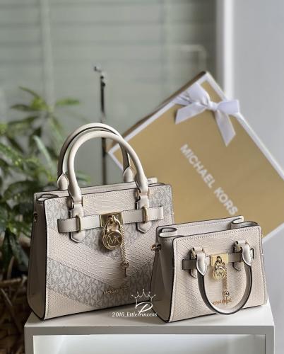 شنطه Michael Kors صغيره