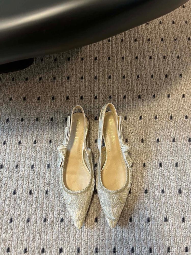 كعب من Dior ( طلبية خاصة )