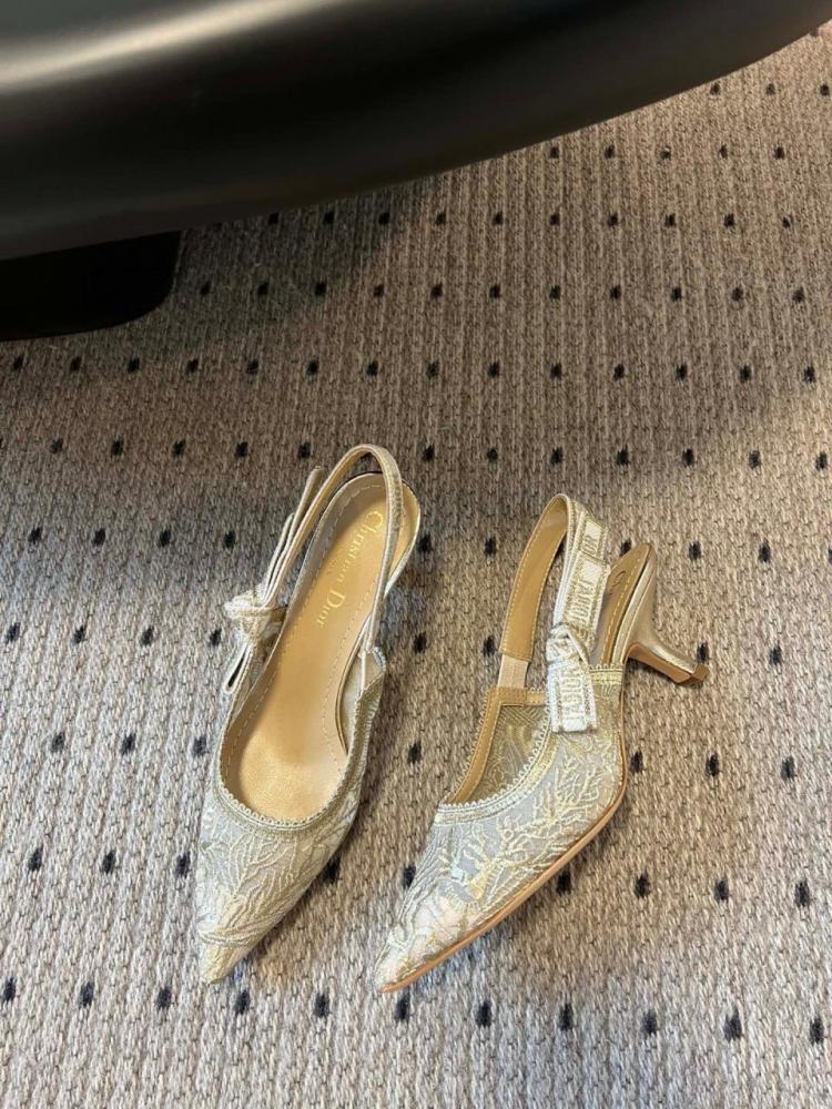 كعب من Dior ( طلبية خاصة )