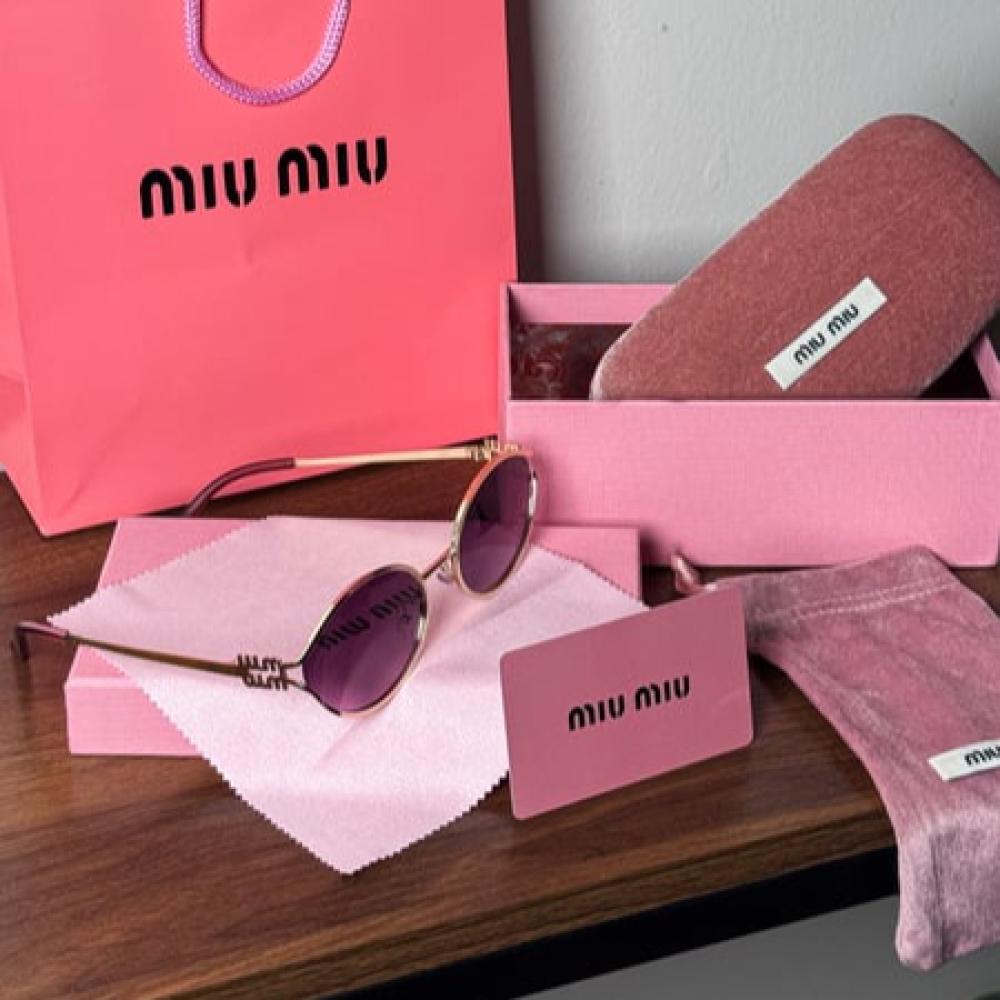 نظارة ميو ميو لون وردي