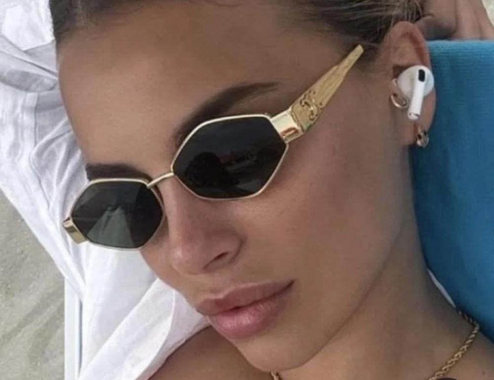 نظاره سيلين celine lip shaped