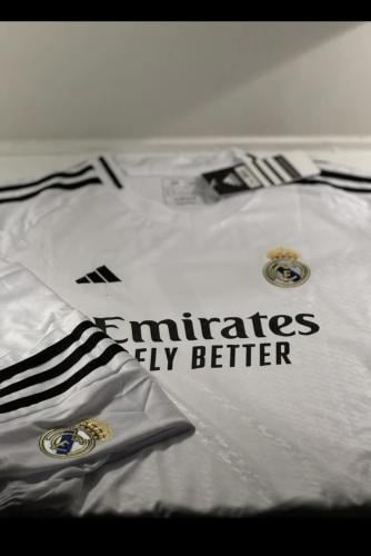 طقم ريال مدريد الأساسي