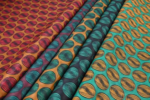 نسيج الحياة رحلة عبر عالم الأقمشة الساحر