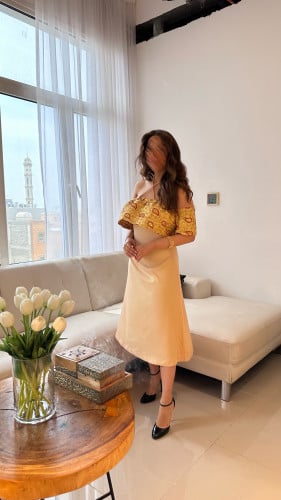 فستان شعبي بتصميم انيق