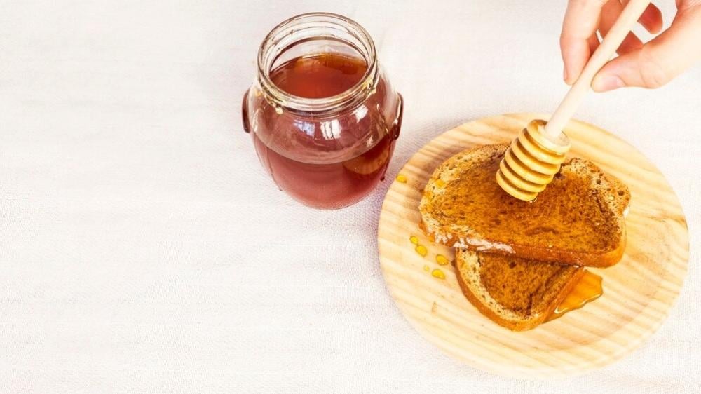 طريقة عمل خبز العسل وفوائده