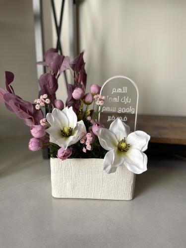 فازة ورد صناعي