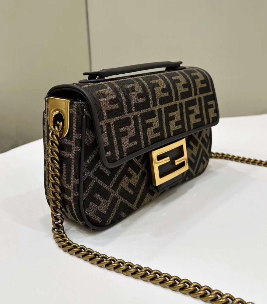 فندي مقاس 24cm
