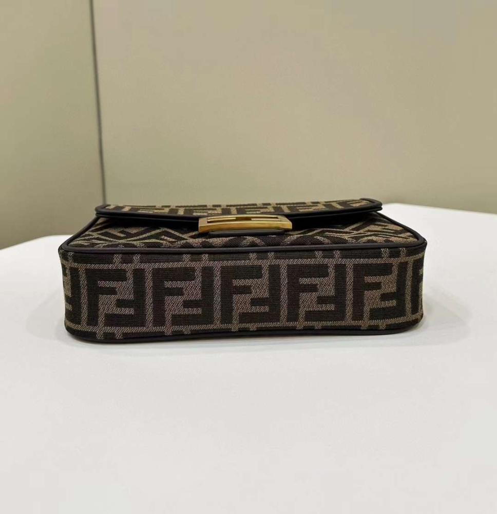 فندي مقاس 24cm