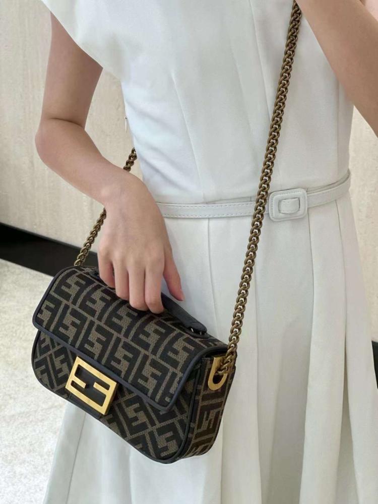 فندي مقاس 24cm