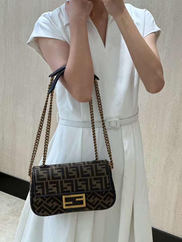 فندي مقاس 24cm