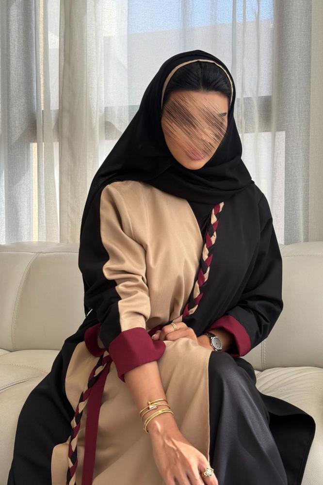 عباية كتان باللون اسود والبيج والعنابي القصه نص كلوش+ طرحه اسود بطرف بيج
