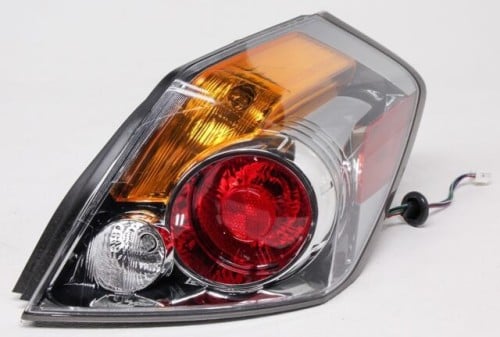 طقم يمين ويسار اسطب خلفي نيسان التيماء 2010/2011