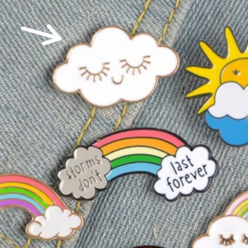 دبوس الغيمة السعيدة