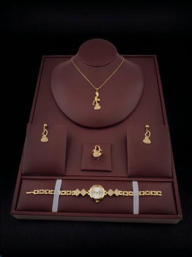 طقم مطلي بماء الذهب مع ساعة مجانية