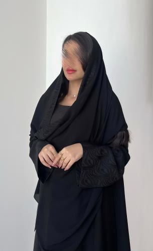 عبايه اسود |قماش كوري فاخر|مع طرحه |الاكمام جاكار...