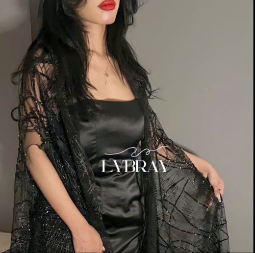 فستان اسود طويل