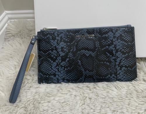 باوتش من Michael Kors