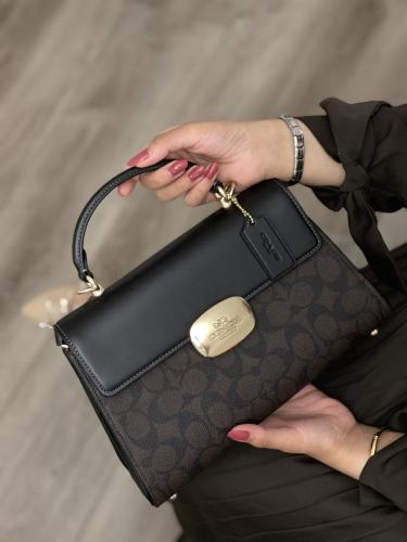 حقيبة من Coach