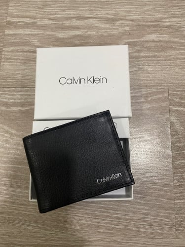 بوك رجالي من Calvin Klein