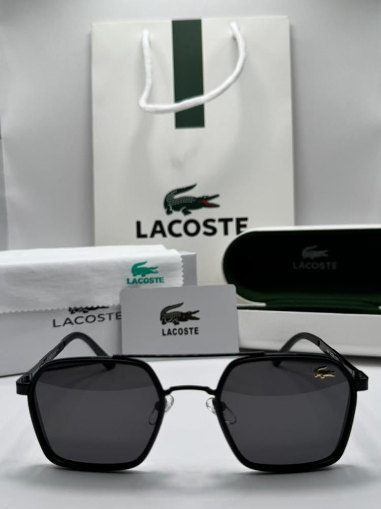 نظارة ماركة لاكاوست