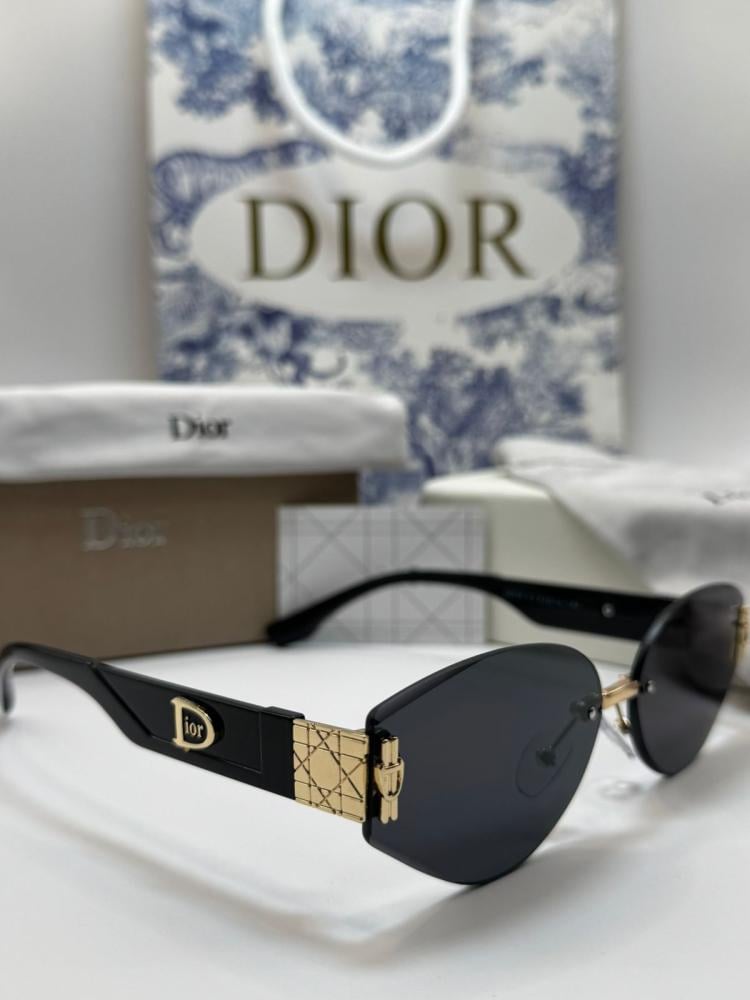 نظارة ماركة ديور