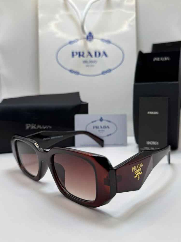 نظارة ماركة برادا