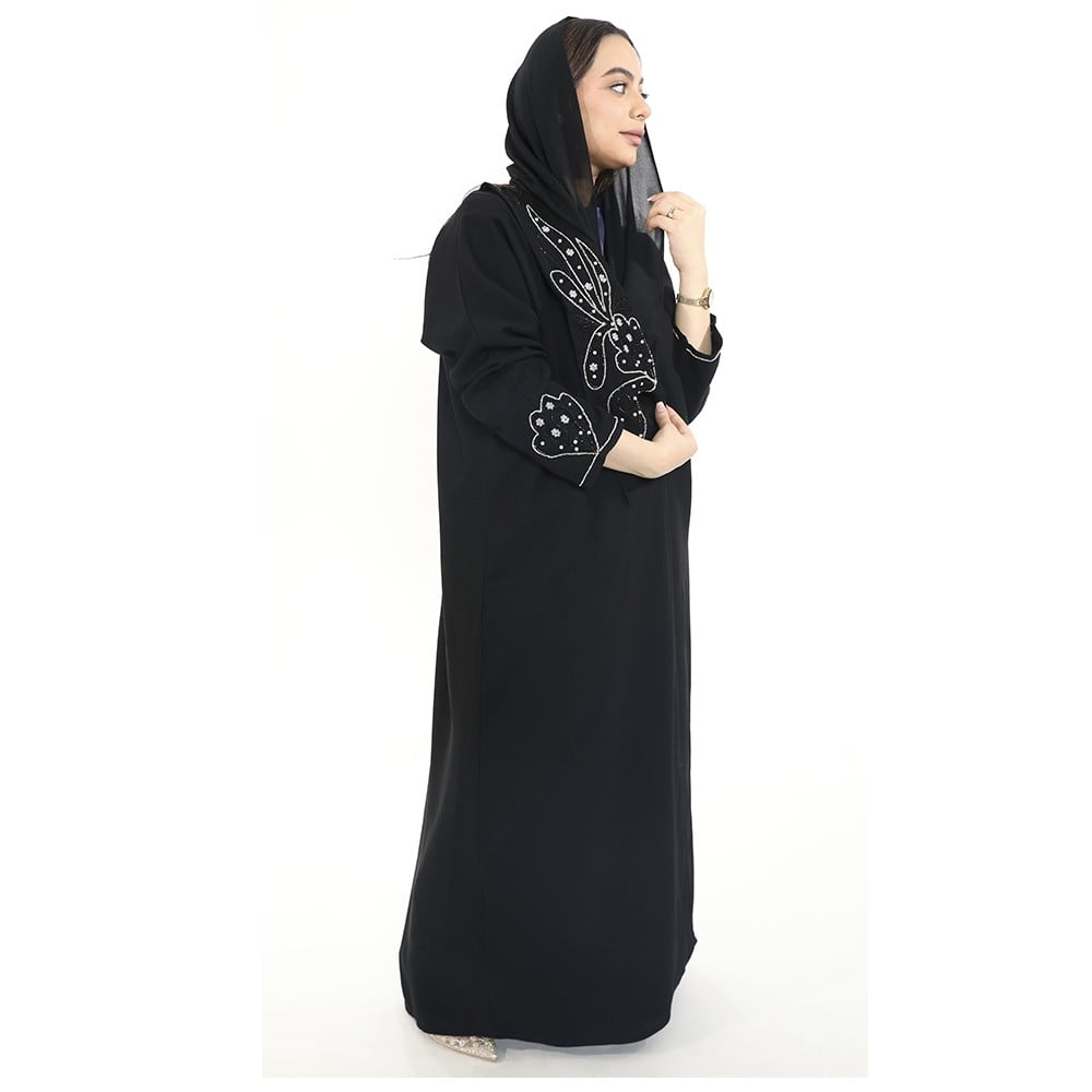 عبايه سوداء مطرزة بالأبيض على شكل فراشة قماش بيسكت