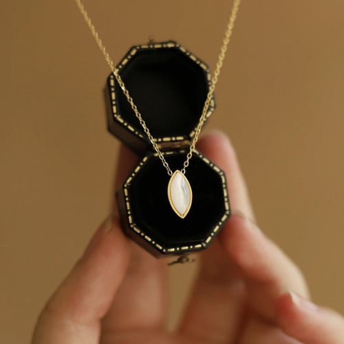 قلادة ذهبية نسائي SE110