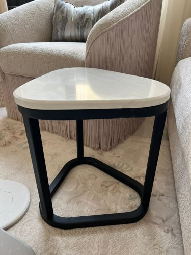 طاولة خدمة أنيقة