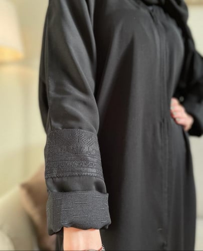 عبايه بكلفه سوداء