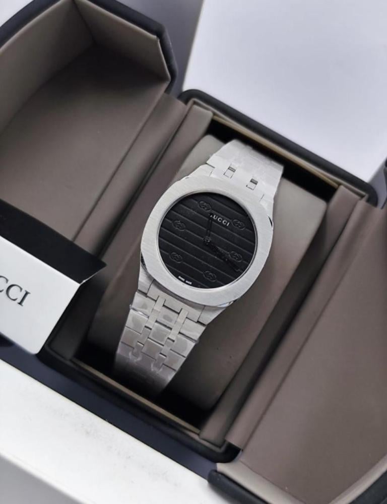 ساعة قوتشي النسائية