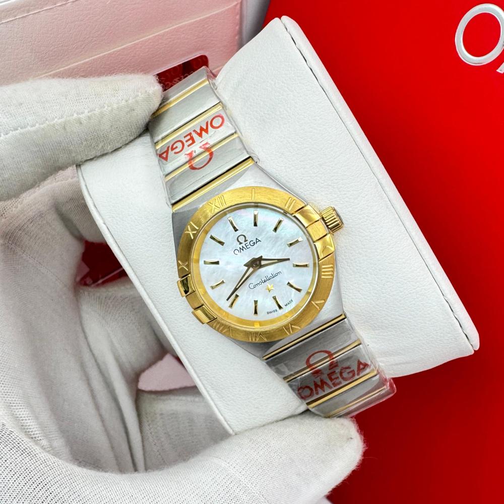 ساعة أوميغا كونستليشن