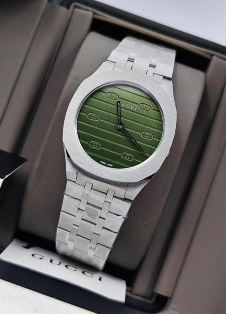 ساعة قوتشي النسائية