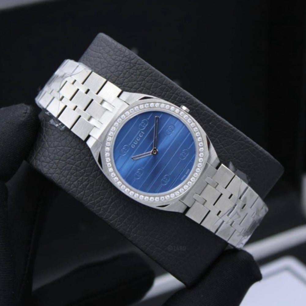 ساعة قوتشي النسائية فصوص