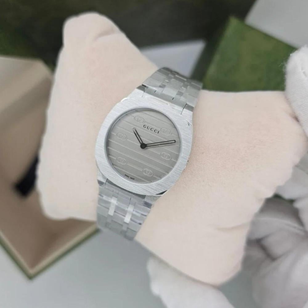 ساعة قوتشي النسائية