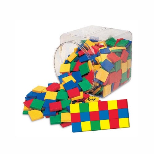 مربعات ملونة بلاستيك 200 قطعة 2.5 سم مربع 4 ألوان