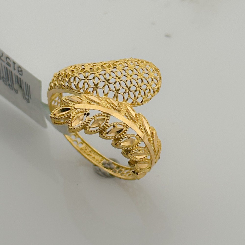 18k gold ring, weight 5.20 grams - زمرد ذهب و الماس