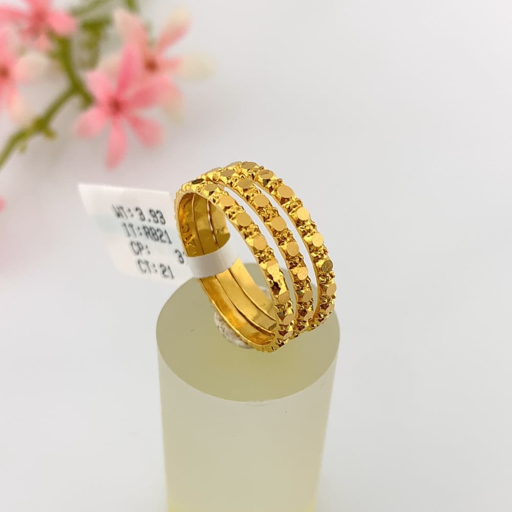 Dazzling Gold Women Fancy Ring