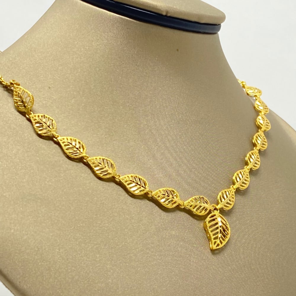 Gold necklace deals in 11 grams