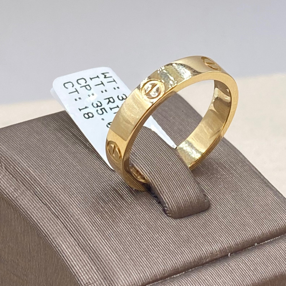 Branch 3 Ring distinctive design 18 karat gold weight 3.16 grams