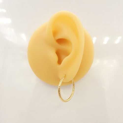 Amazon.com: 18k Yellow Gold Hoop Earrings, 3mm Wide by 2.5cm Outside  Diameter, Weight: 2.3 Grams of 18k Gold: Clothing, Shoes & Jewelry