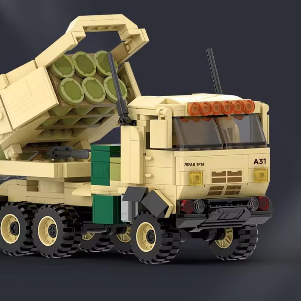 تركيبات دبابة عسكرية