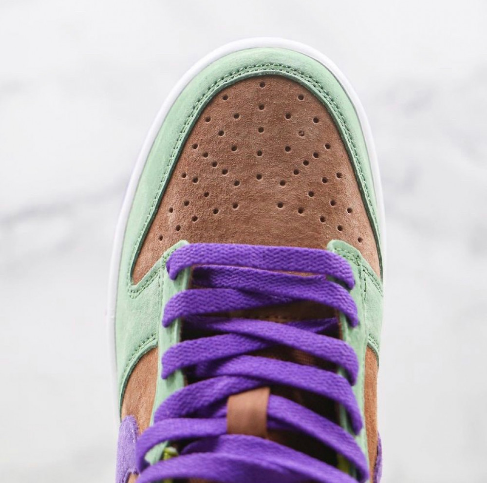 Nike SB Dunk Low Pro QS Valentines Day Bright Melon gym green