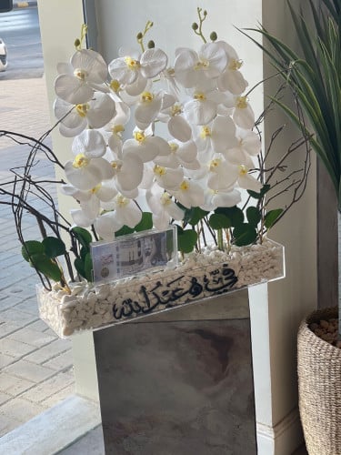 فازة اكريلك مع الاحجار الطبيعية