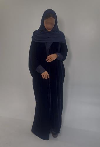 عبايه مخمل كحلي