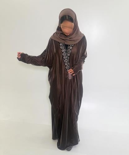 عبايه مخمل بني فاتح